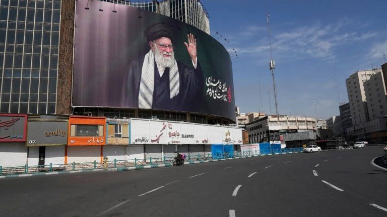 مجلس الخبراء الإيراني يجتمع لاختيار مرشد جديد خلال 24 ساعة