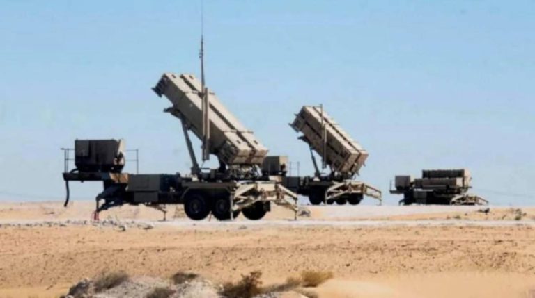 الدفاعات السعودية تدمر 12 مسيرة بالشرقية وصاروخاً بالخرج الدفاعات السعودية تدمر 12 مسيرة بالشرقية وصاروخاً بالخرج