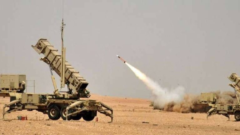 الدفاع الجوي السعودي يعترض 90 مسيرة: تفاصيل وتداعيات الدفاع الجوي السعودي يعترض 90 مسيرة: تفاصيل وتداعيات