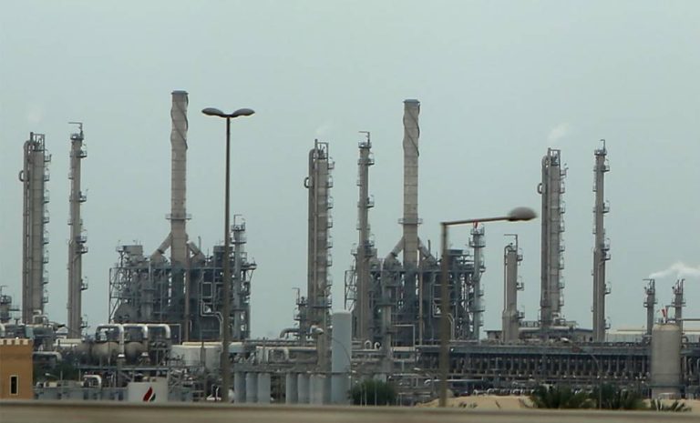 هجوم بمسيرات على مصفاة ميناء الأحمدي بالكويت وتفاصيله هجوم بمسيرات على مصفاة ميناء الأحمدي بالكويت وتفاصيله