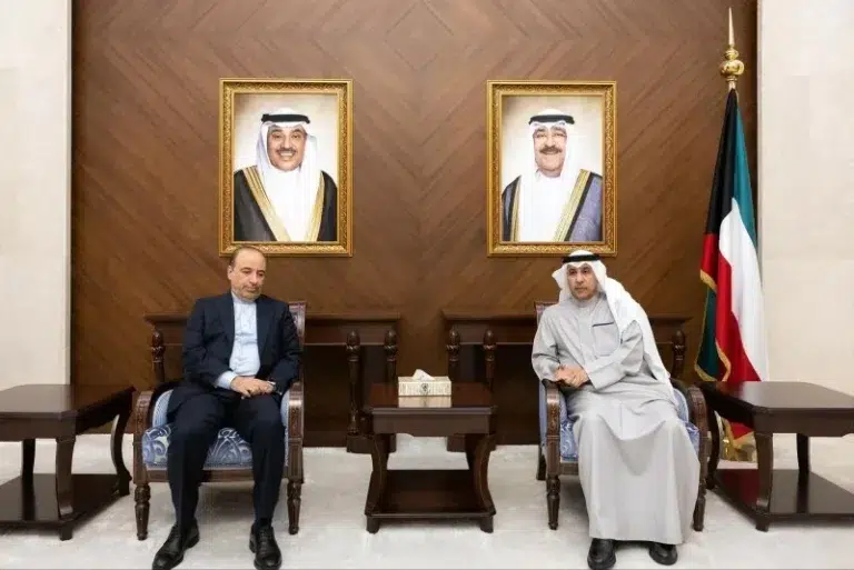 الكويت تستدعي السفير الإيراني احتجاجاً على هجمات صاروخية