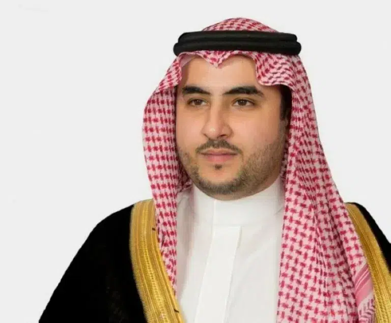 وزير الدفاع السعودي ونظيره الكويتي يدينان الهجمات الإيرانية
