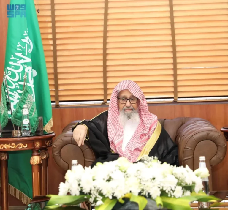 الشيخ الفوزان يحث على دعم صندوق إحسان الوقفي لتعزيز التكافل