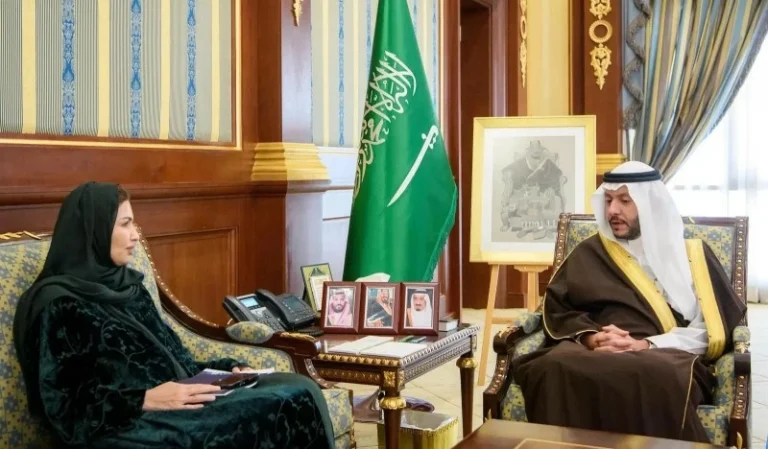 نائب أمير المدينة المنورة يبحث تطوير جامعة طيبة نائب أمير المدينة المنورة يبحث تطوير جامعة طيبة
