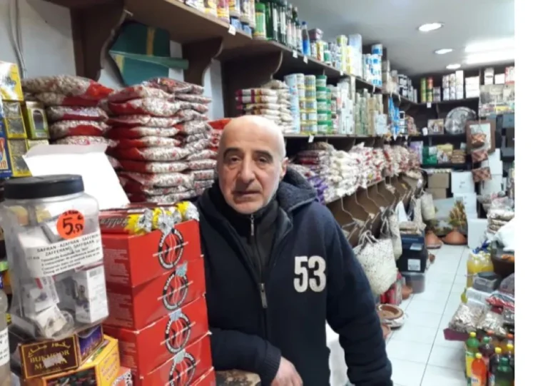 متاجر فرنسا تطلق حملات تسويقية لجذب المسلمين في رمضان متاجر فرنسا تطلق حملات تسويقية لجذب المسلمين في رمضان