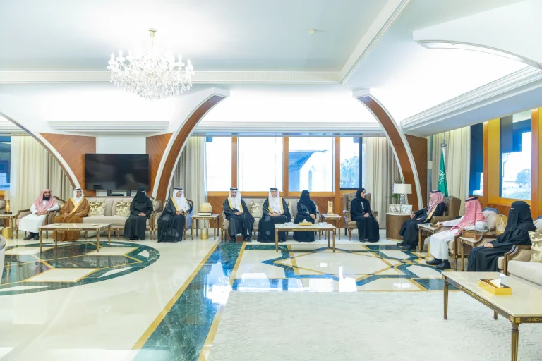 أمير الشرقية يكرم الفائزين بجائزة الملك سلمان للقرآن