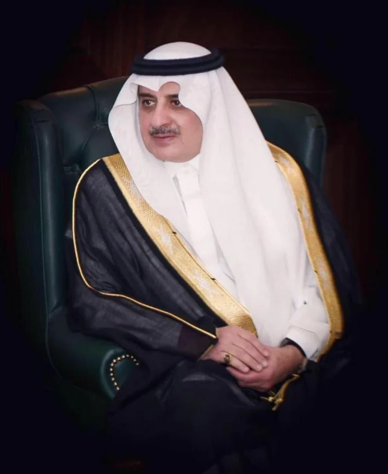 أمير تبوك يهنئ القيادة الرشيدة بمناسبة يوم العلم السعودي أمير تبوك يهنئ القيادة الرشيدة بمناسبة يوم العلم السعودي