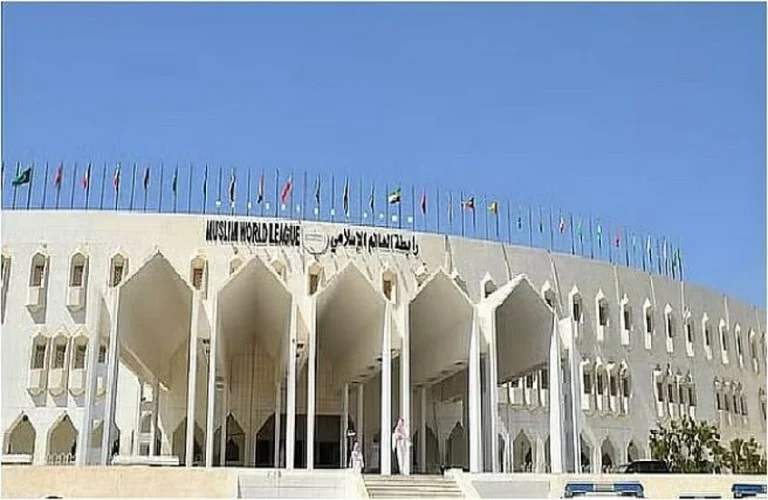 رابطة العالم الإسلامي تدين إغلاق المسجد الأقصى في رمضان
