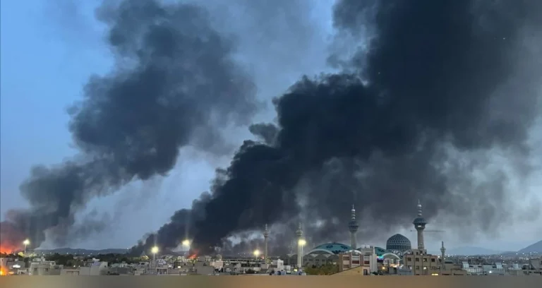 تفاصيل اغتيال قياديين إيرانيين في طهران بضربة إسرائيلية تفاصيل اغتيال قياديين إيرانيين في طهران بضربة إسرائيلية