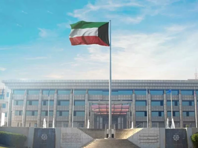 تفكيك خلية لحزب الله في الكويت: تفاصيل القبض على 16 متهماً تفكيك خلية لحزب الله في الكويت: تفاصيل القبض على 16 متهماً