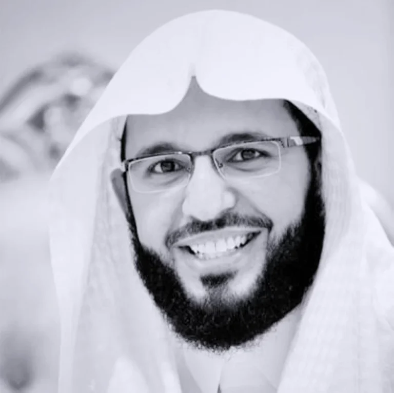 القارئ بدر العيد: أيقونة التلاوة في ليالي التراويح بحائل