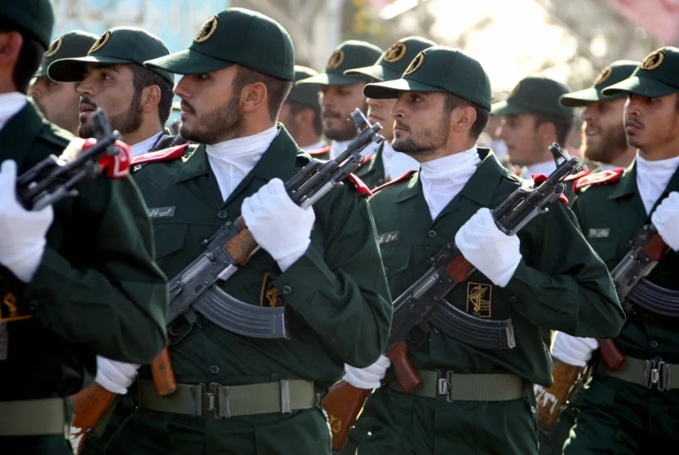 ضغوط أمريكية لتصنيف الحرس الثوري وحزب الله إرهابياً