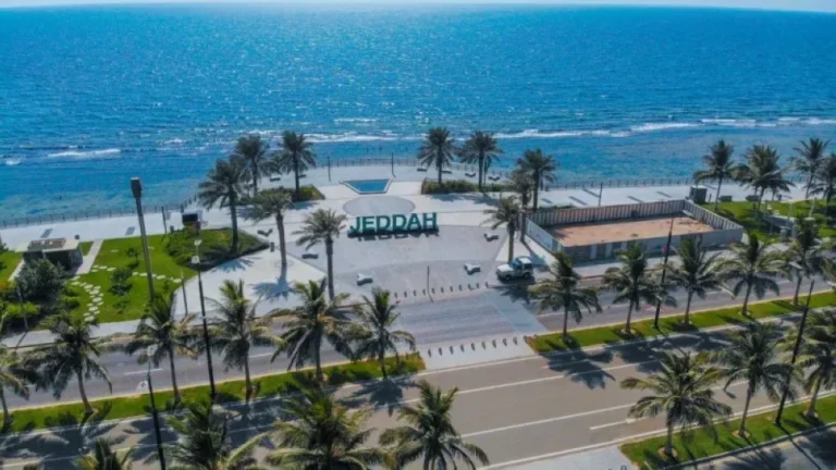حالة الطقس في جدة: أمطار وأجواء معتدلة تسبق عيد الفطر