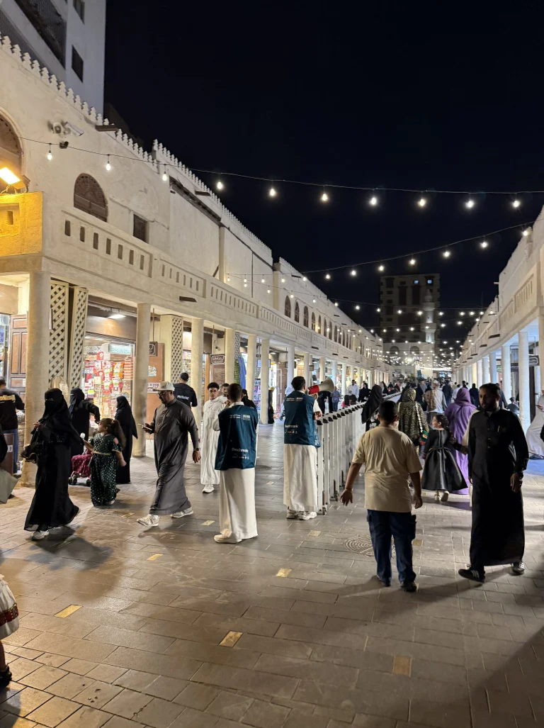 أجواء العيد في جدة التاريخية: تفاصيل الحياة بين زمنين