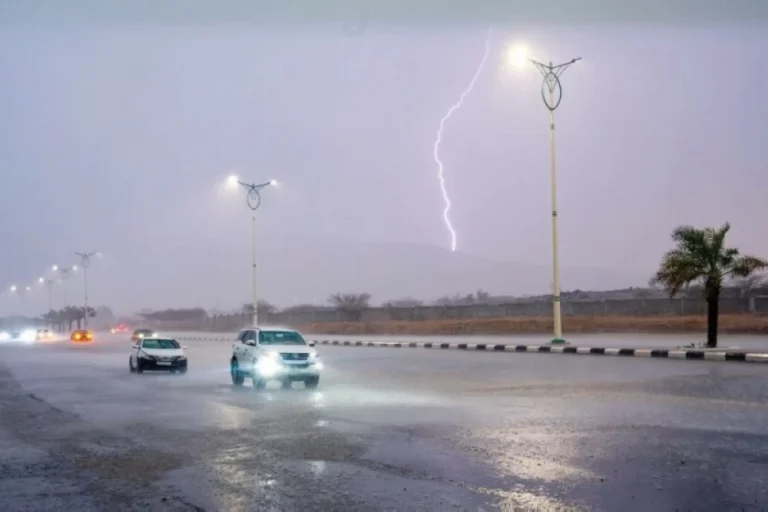 المركز الوطني للأرصاد: 8 إنذارات حمراء لأمطار وسيول المركز الوطني للأرصاد: 8 إنذارات حمراء لأمطار وسيول