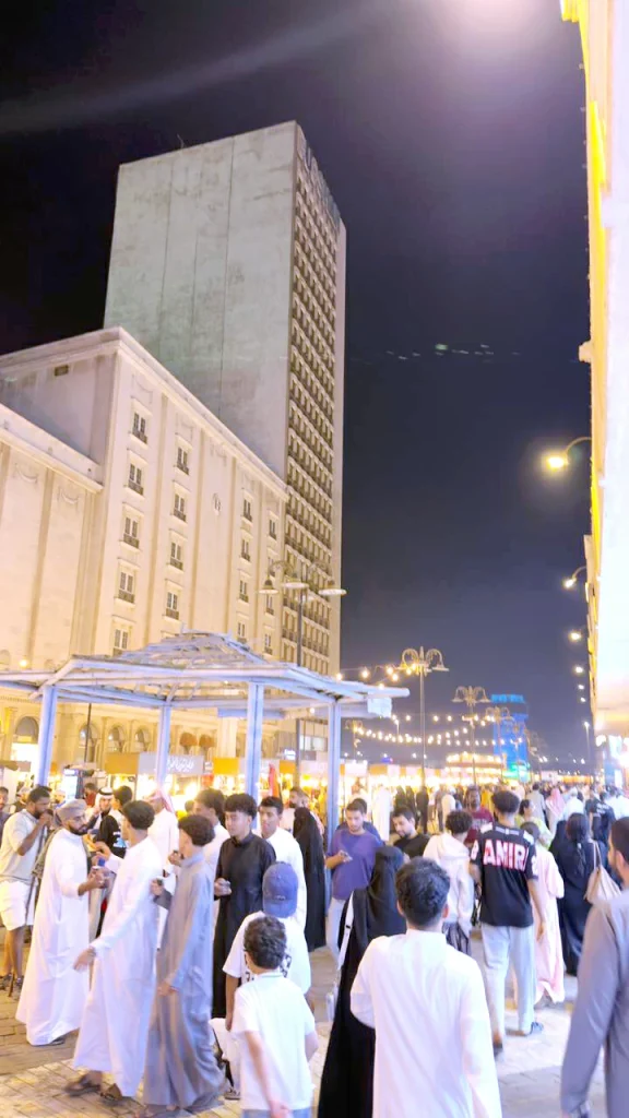 أجواء عيد الفطر المبارك: فرحة الأطفال وانتعاش الأسواق
