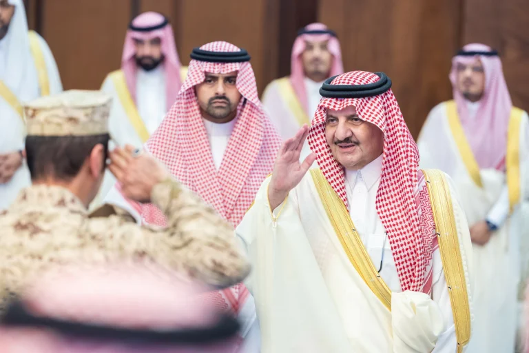 أمير المنطقة الشرقية يستقبل المهنئين بعيد الفطر المبارك أمير المنطقة الشرقية يستقبل المهنئين بعيد الفطر المبارك