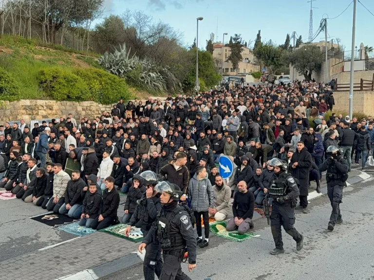 إسرائيل تمنع صلاة العيد في القدس: تفاصيل وتداعيات الحدث إسرائيل تمنع صلاة العيد في القدس: تفاصيل وتداعيات الحدث