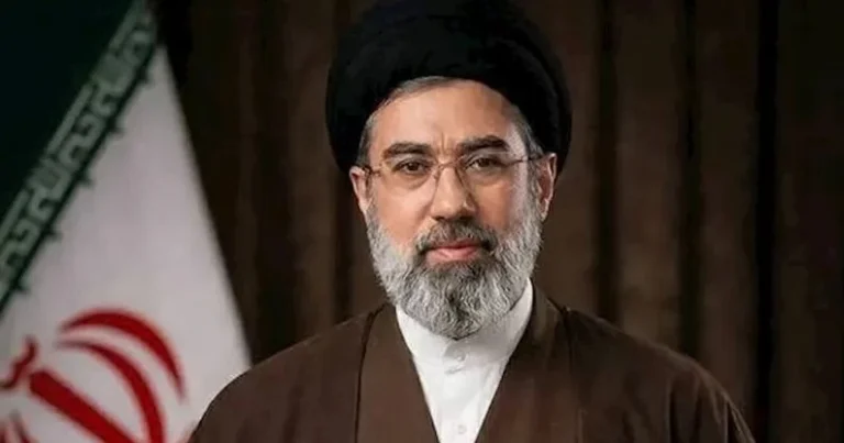 مجتبى خامنئي حي: صراع السلطة في إيران وفق تقرير أكسيوس