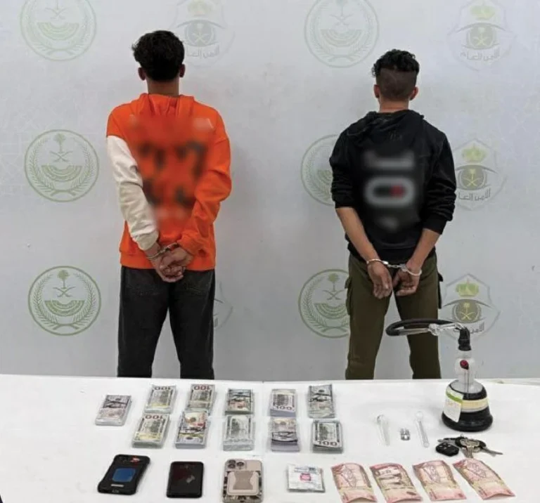 تفاصيل القبض على مقيمين بالرياض بتهمة الإساءة لطفل تفاصيل القبض على مقيمين بالرياض بتهمة الإساءة لطفل