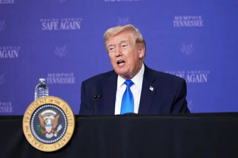 ترمب: طهران توافق على عدم حيازة أسلحة نووية قريباً