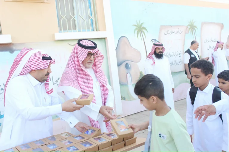 تفاصيل انتظام العمل في الجهات الحكومية وعودة المدارس