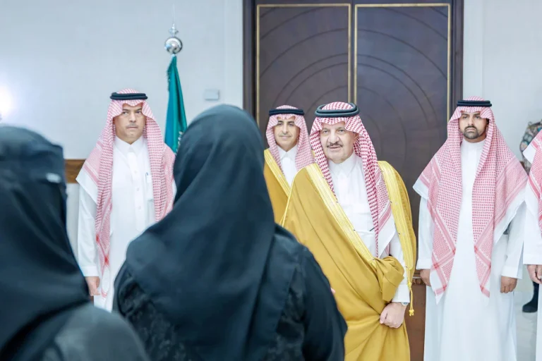 أمراء المناطق يستقبلون المهنئين بعيد الفطر ويؤكدون التطوير