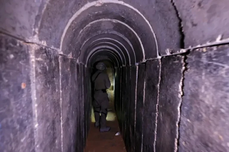 تفاصيل خطة إعادة تشكيل غزة ونزع سلاح حماس في 8 أشهر