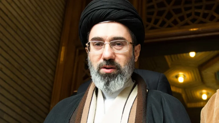تفاصيل مقتل نائب رئيس الاستخبارات البحرية وغياب المرشد تفاصيل مقتل نائب رئيس الاستخبارات البحرية وغياب المرشد