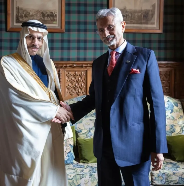 وزير الخارجية السعودي يلتقي نظيره الهندي في قمة G7
