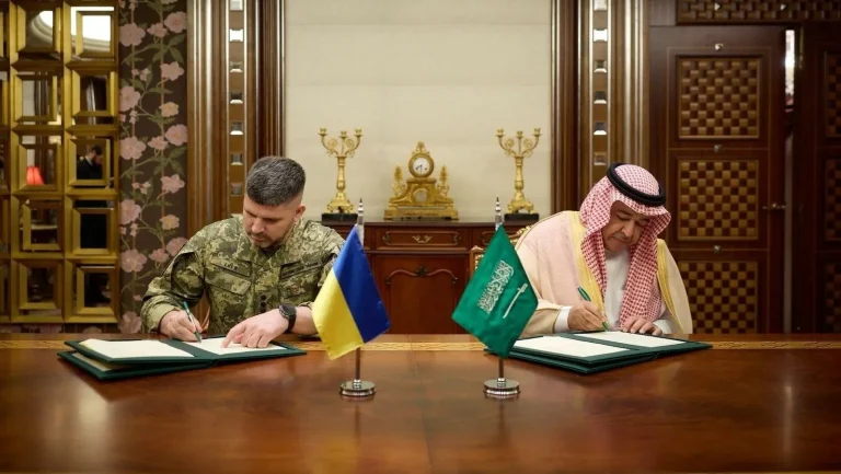 توقيع مذكرة المشتريات الدفاعية بين السعودية وأوكرانيا توقيع مذكرة المشتريات الدفاعية بين السعودية وأوكرانيا