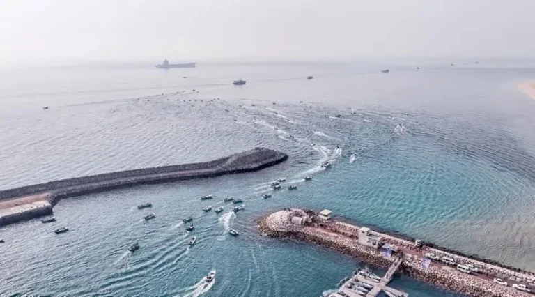 السيطرة على مضيق هرمز: خيارات واشنطن ضد جزر إيران