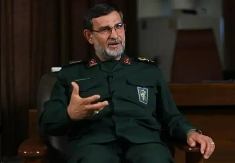 تفاصيل اغتيال قادة إيرانيين: مقتل قائد البحرية وضابط أمن