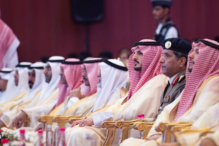 محافظ الطائف يدشّن النسخة الثانية من الملتقى العالمي للورد والنباتات العطرية بجامعة الطائف