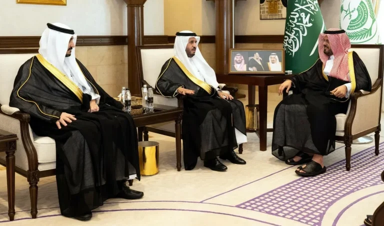 نائب أمير منطقة مكة المكرمة يستقبل مدير التحريات الإدارية نائب أمير منطقة مكة المكرمة يستقبل مدير التحريات الإدارية
