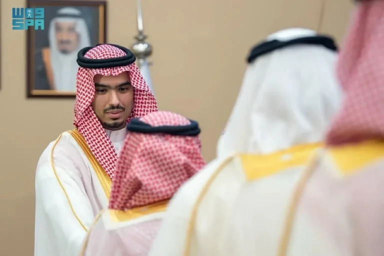 الأمير راكان بن سلمان يستقبل المهنئين بعيد الفطر بالدرعية الأمير راكان بن سلمان يستقبل المهنئين بعيد الفطر بالدرعية