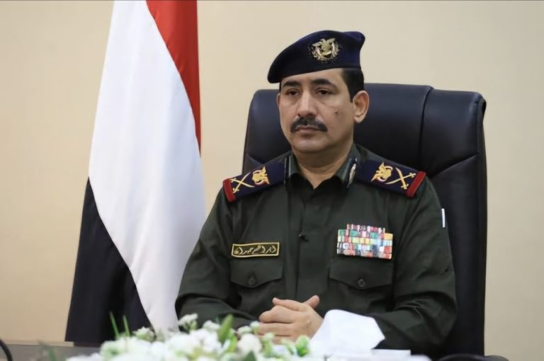 وزير الداخلية اليمني: جماعة الحوثي بين السلام أو السقوط