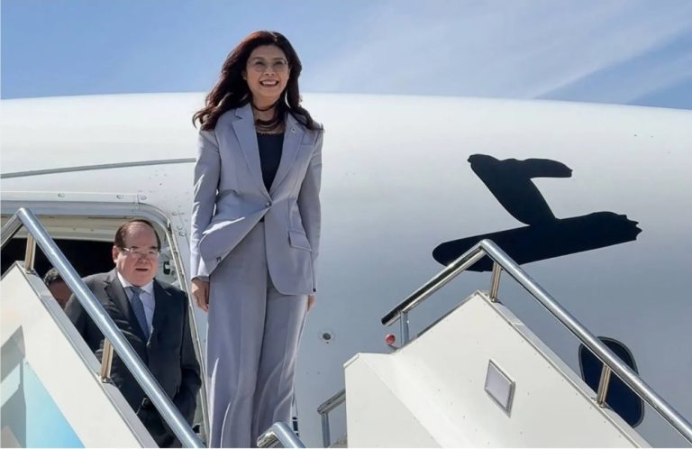 زعيمة المعارضة التايوانية تصل الصين في زيارة تاريخية