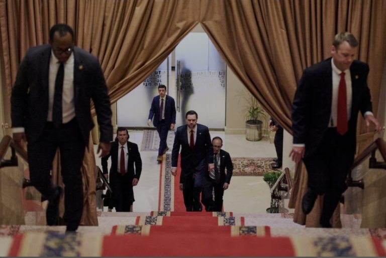 هرمز يربك النمو العالمي
فشل المفاوضات يضع طهران بين الحصار والمواجهة المفتوحة