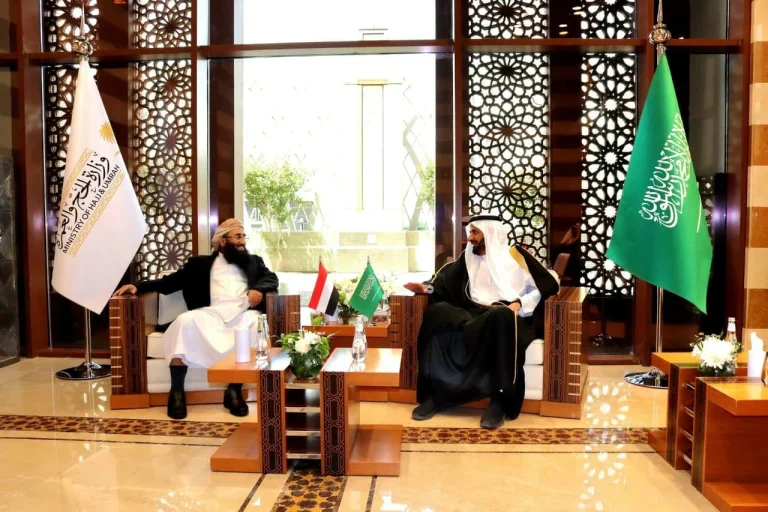 وزير الحج توفيق الربيعة يشيد بأداء بعثة الحج اليمنية