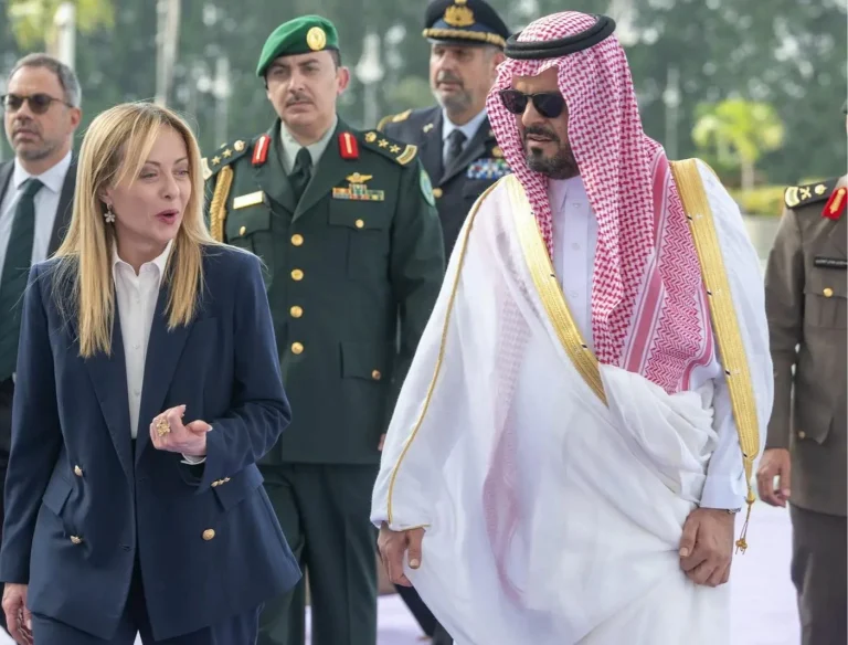 وصول رئيسة وزراء إيطاليا إلى جدة: تفاصيل وأبعاد الزيارة