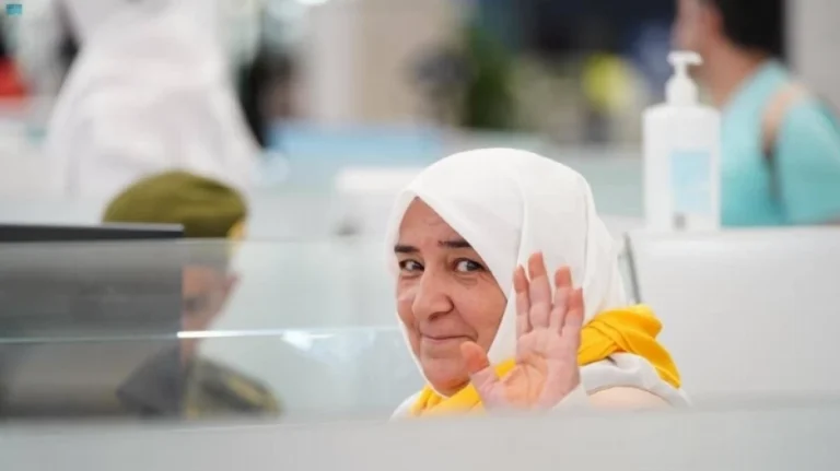إعفاء أصحاب تأشيرات العمرة المنتهية من الرسوم