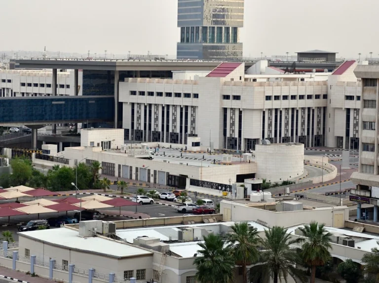 استهداف مجمع الوزارات في الكويت: التفاصيل والتداعيات استهداف مجمع الوزارات في الكويت: التفاصيل والتداعيات