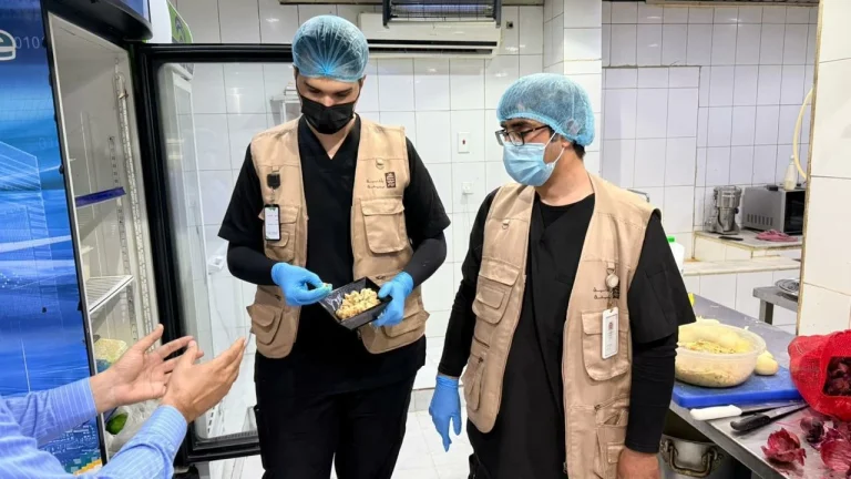 جهود بلدية محافظة بيشة: تنفيذ أكثر من 3300 جولة رقابية جهود بلدية محافظة بيشة: تنفيذ أكثر من 3300 جولة رقابية