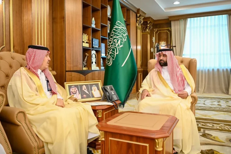 أمير جازان ونائبه يبحثان تطوير منظومة النقل في جازان أمير جازان ونائبه يبحثان تطوير منظومة النقل في جازان