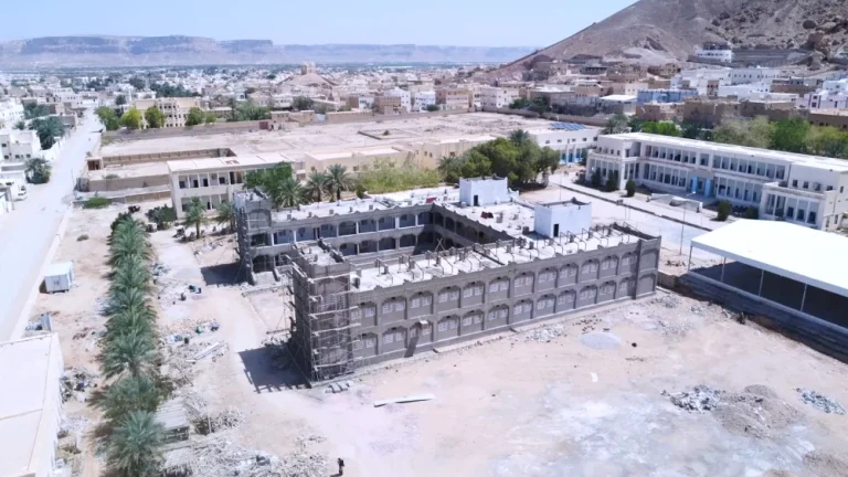 مشروع سعودي في سيئون: إنشاء ثانوية الصبان النموذجية مشروع سعودي في سيئون: إنشاء ثانوية الصبان النموذجية