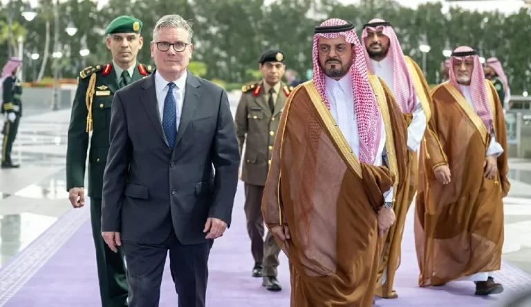رئيس الوزراء البريطاني في جدة: تفاصيل الزيارة وأبعادها