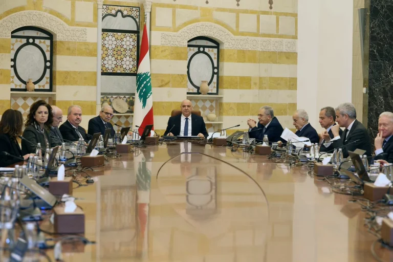 لبنان يفرض السيادة اللبنانية: بيروت منزوعة السلاح لبنان يفرض السيادة اللبنانية: بيروت منزوعة السلاح