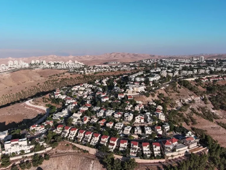 الكابينت يصادق سراً على بناء مستوطنات بالضفة الغربية