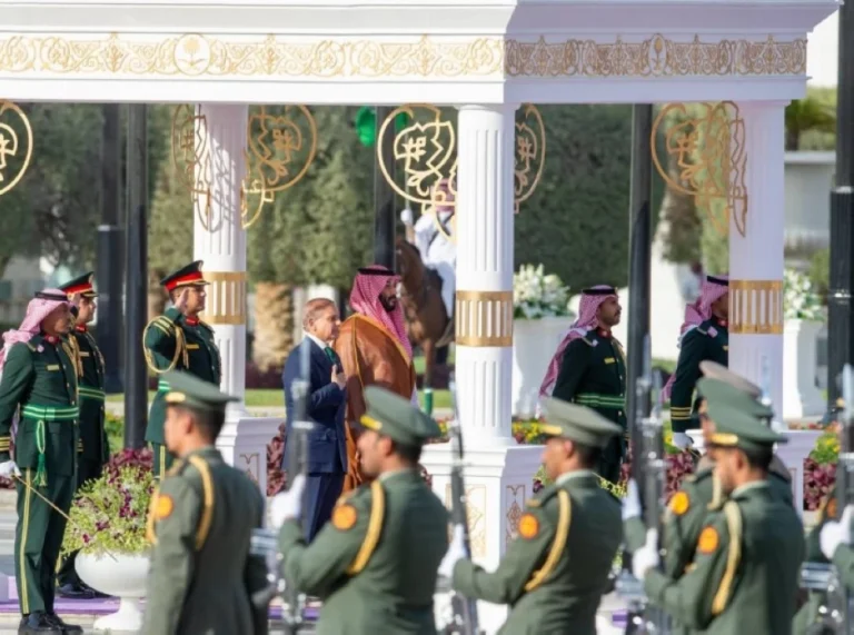 اتفاقية الدفاع المشترك بين السعودية وباكستان: مظلة أمنية